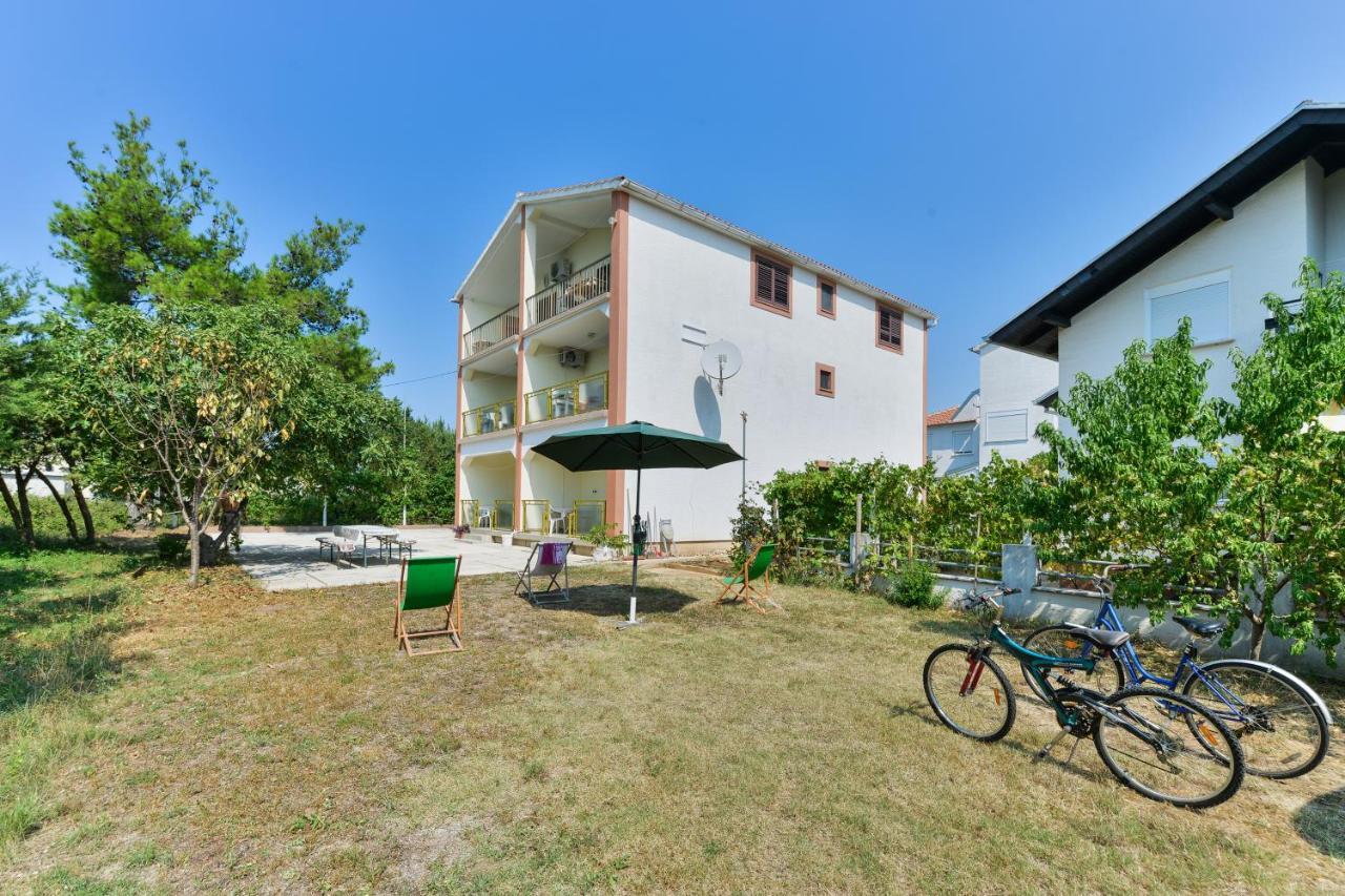 Apartmani Jelena Petrcane Exterior photo