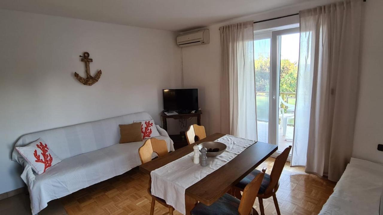 Apartmani Jelena Petrcane Exterior photo