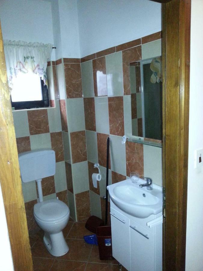 Apartmani Jelena Petrcane Exterior photo